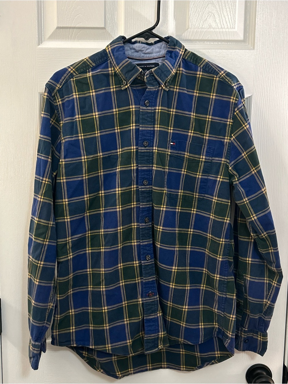 Tommy Hilfiger Mens Plaid Long Sleeve Button Down Shirt - Classic Fit - Size M